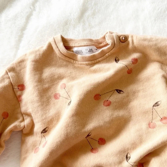 Zara baby tan cherry print sweatshirt size 3-6 months - Picture 2 of 4